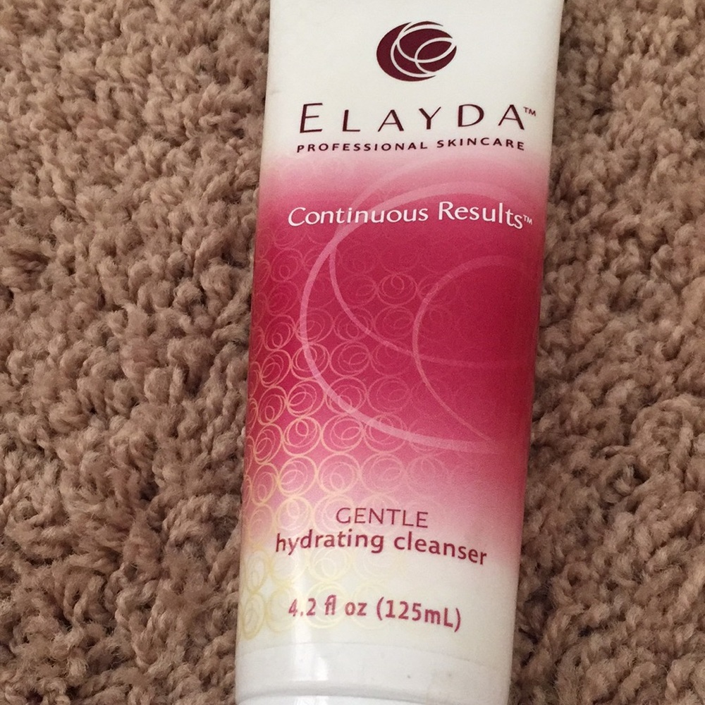 Elayda Hydrating Cleanser